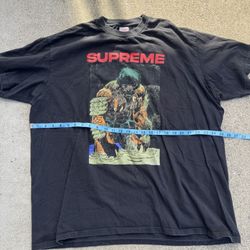 Supreme 2XL tshirt