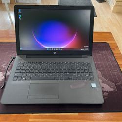 HP 15” Core i3-6006u 8GB 256GB SSD -Windows 11
-HP 250 G6 Notebook