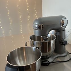 Cuisinart Stand Mixer With 2 Mixing Bowl 