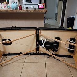 Massage table.. BLACK.. FOLD UP...
