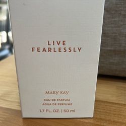 Live Fearlessly Perfume (Mary Kay)