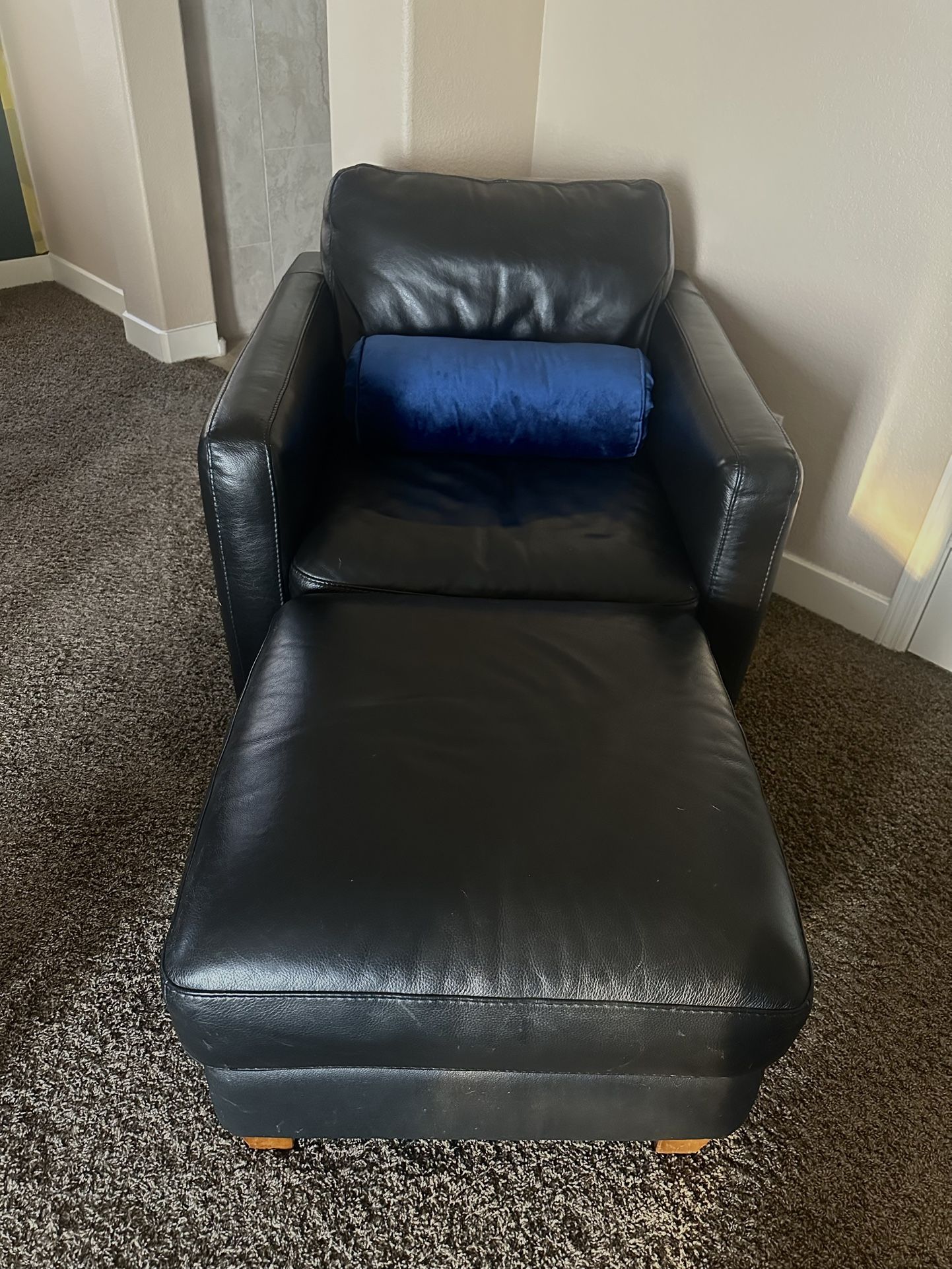 Tucci Italian Leather Chair+Ottoman