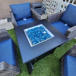New And Assembled Fire Pit Set  / Patio Set  / Outdoor Furniture. 