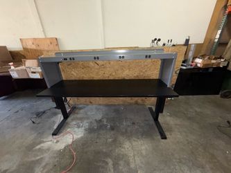 WORK BENCH (height adjustable)