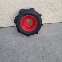 A Pair sand shark tires with rims