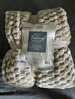 Faux Fur Throw Blanket