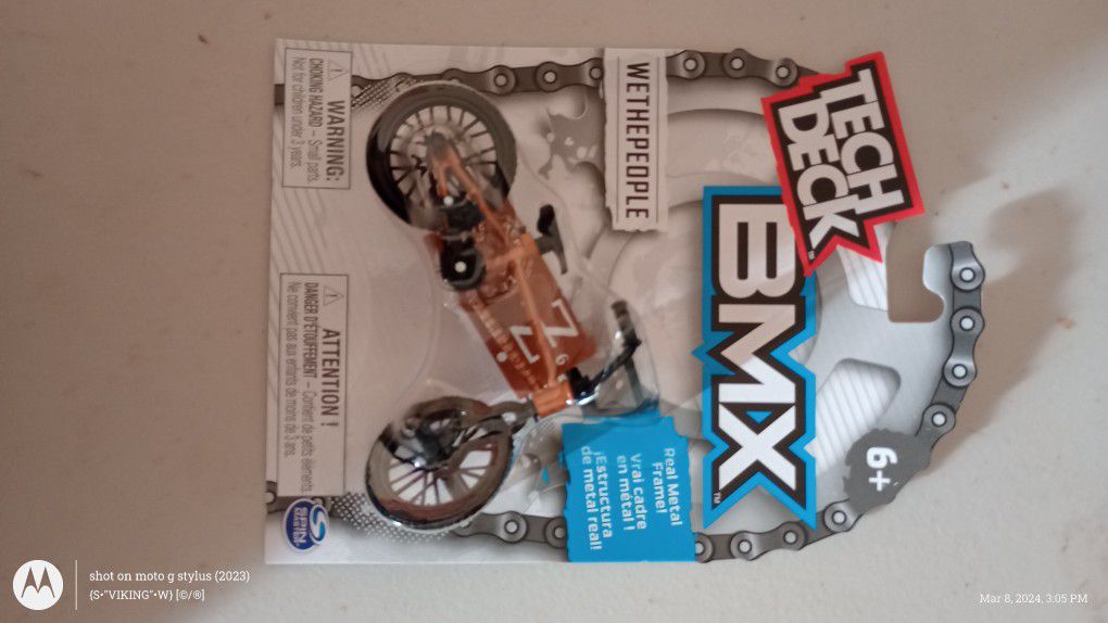2 Brand New Tech Deck BMX fingerbikes