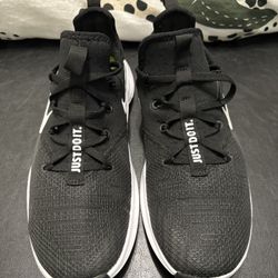 New Men’s Training Nikes Size 7.5 