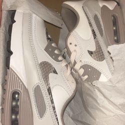 Woman’s Air max 90