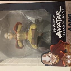 Avitar Last Airbender: Aang Statue