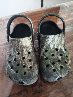 Boys crocs size 10