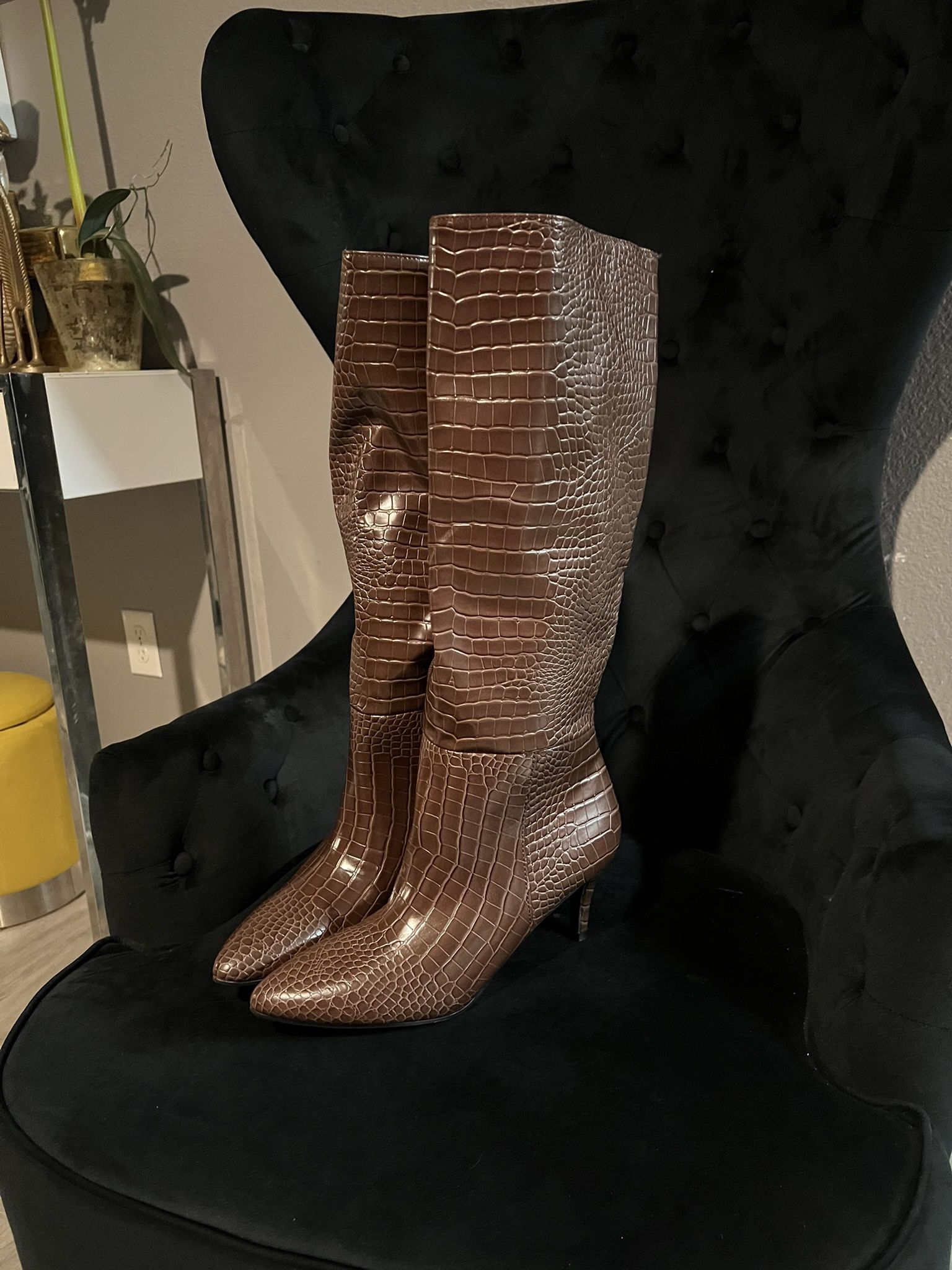 Low Hell Boots Size 7