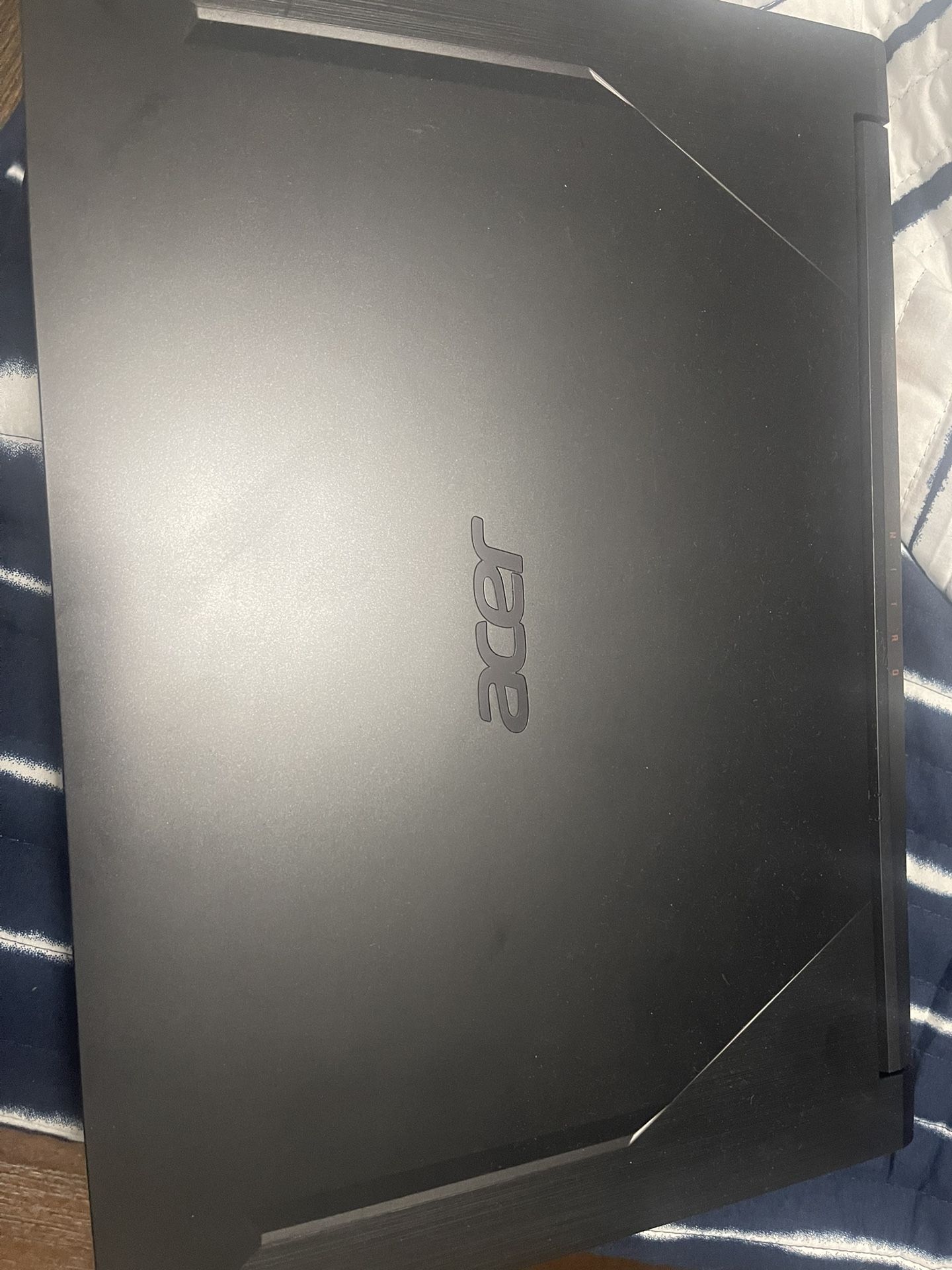 Acer Nitro 5 (Broken Display)
