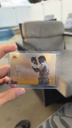 Juan Soto baseball card