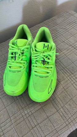 Basketball shoes