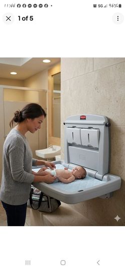 Rubbermaid Commercial Products Sturdy Station 2 Horizontal Baby Changing Station (Model: 7818-88 / FG781888LPLAT).