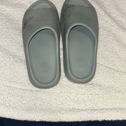 Yeezy Slide