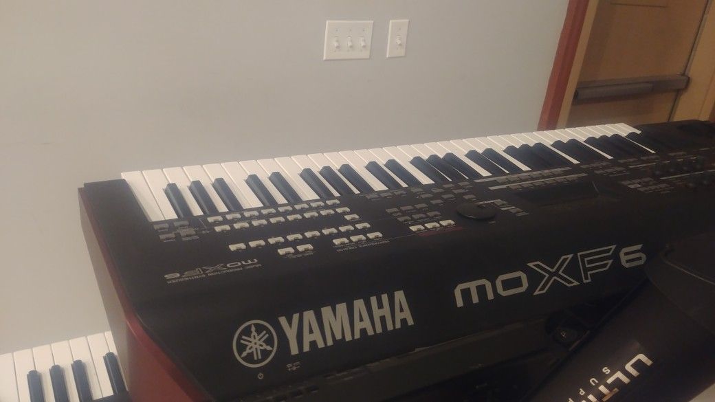 Yamaha mo XF 6 61 key. Synthesizer. Workstation