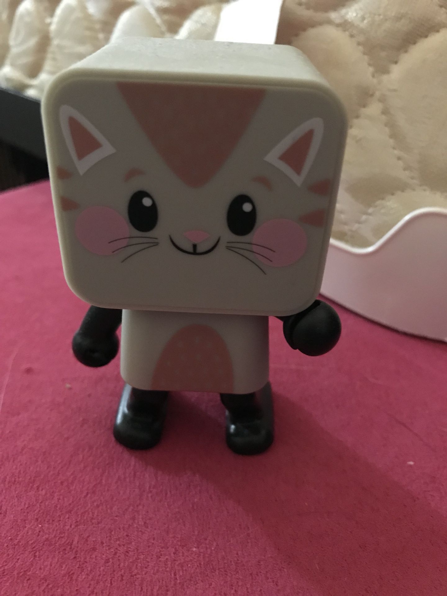 Wireless dancing cat Bluetooth speaker