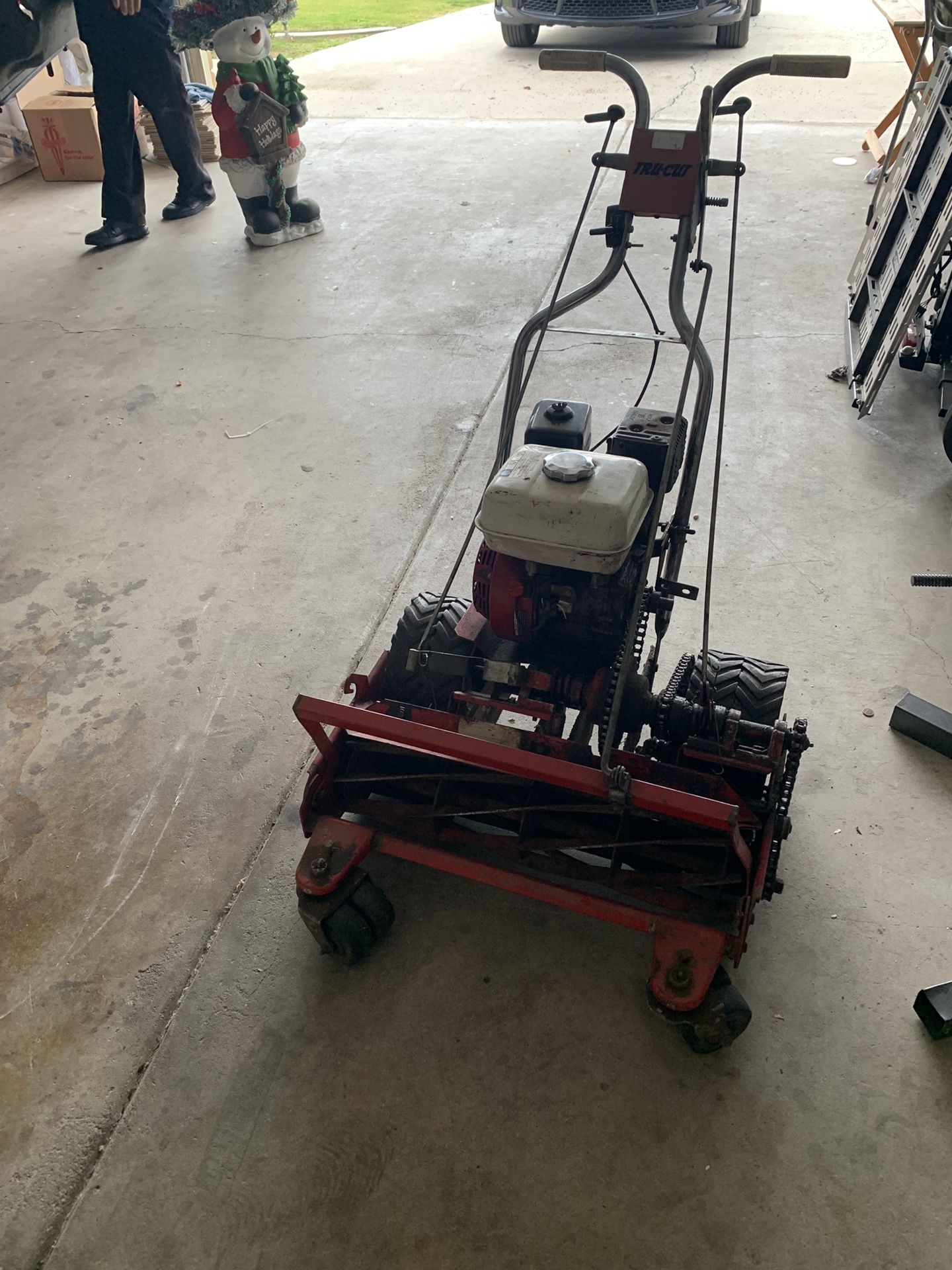 Tru-Cut C25-H 25 Reel Mower Large Commercial Wheel Honda motor for Sale in  Bakersfield, CA - OfferUp