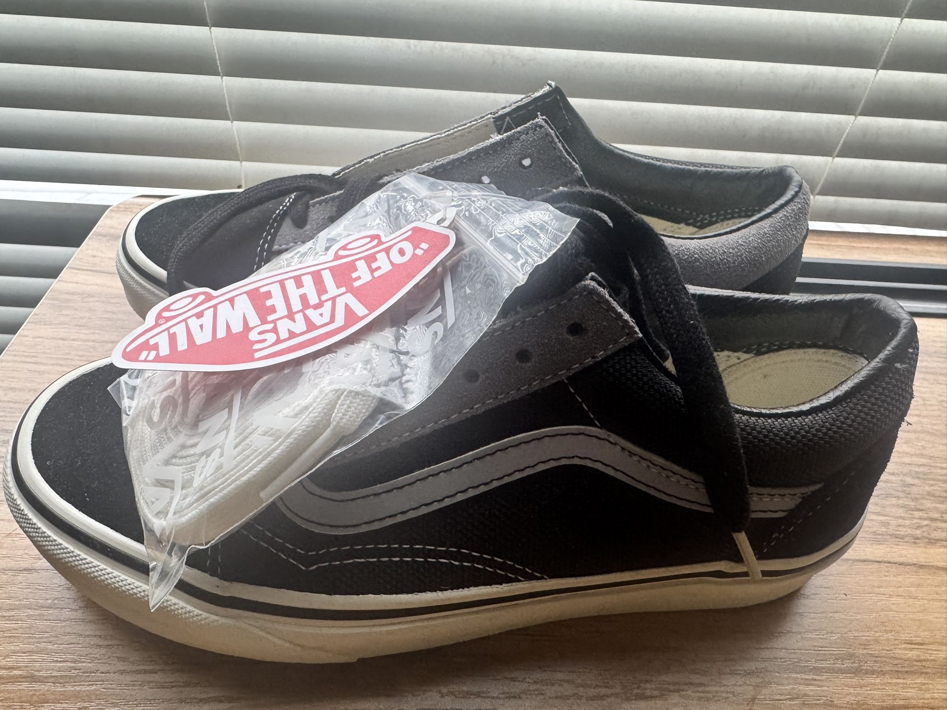 NEW Vans