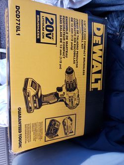 Dewalt 20v lithium ion brushless hammer drill kit