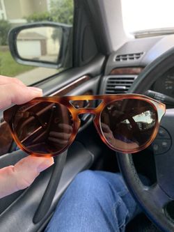 Unisex Authentic Gucci Sunglasses . Brown Lens . Great Used Condition 