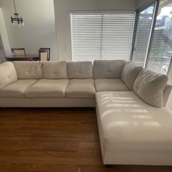 GREAT COUCH 