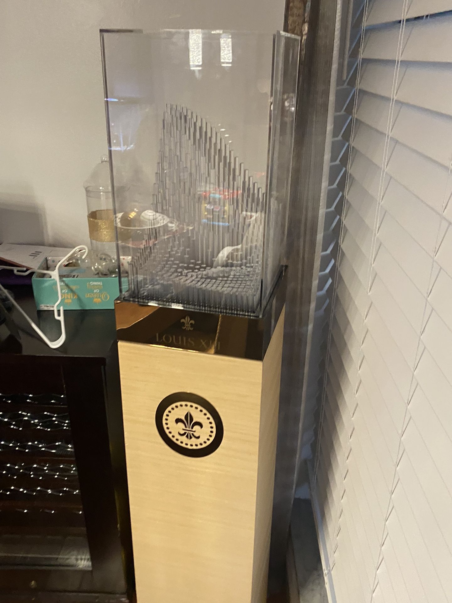 LOUIS XIII ILLUMINATING DISPLAY CASE STAND for Sale in Miami Gardens