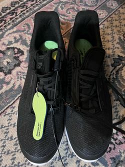 New tennis shoes $20