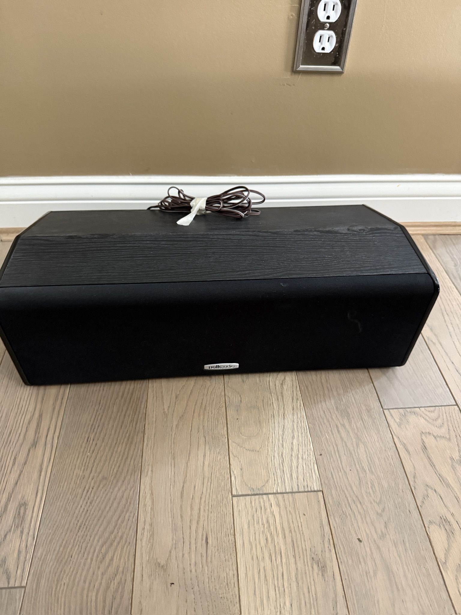 Polk Audio CS10 Center Channel Speaker in good shape!   