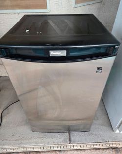 Mini fridge