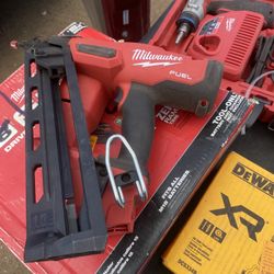 Milwaukee Nailer 15 G Only Tool 