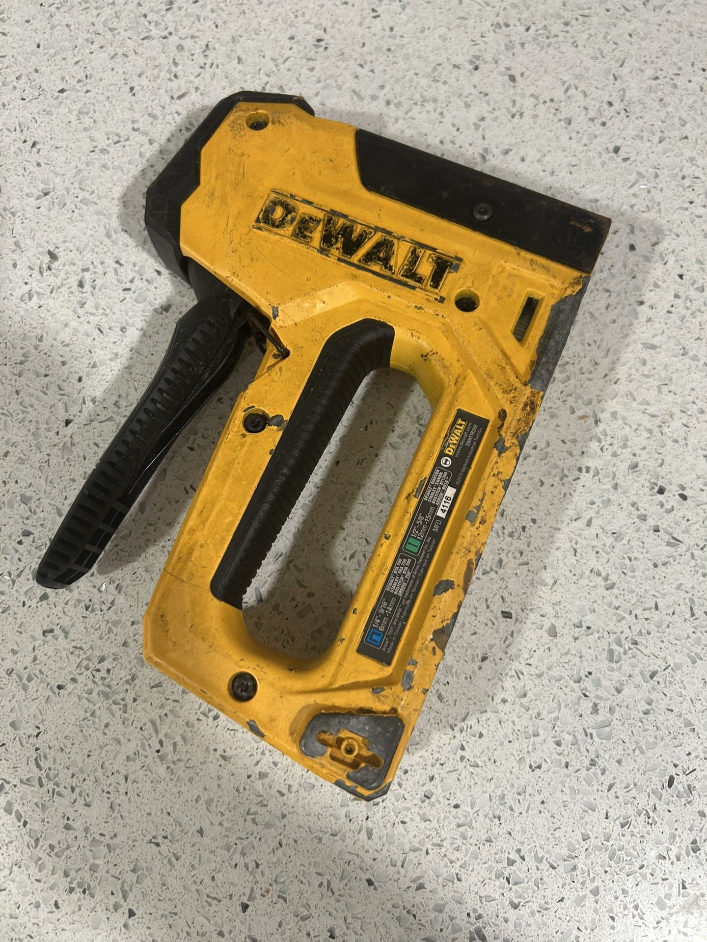 Dewalt 5 in 1 Multi-Tacker Stapler and Brad Nailer Multi-Tool