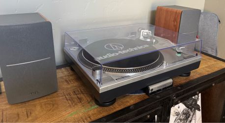 Audio Tech turntable - amazing shape