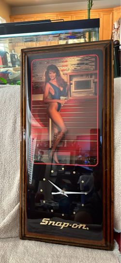80-90s Snap On Tools Pin Up Girl wall clock