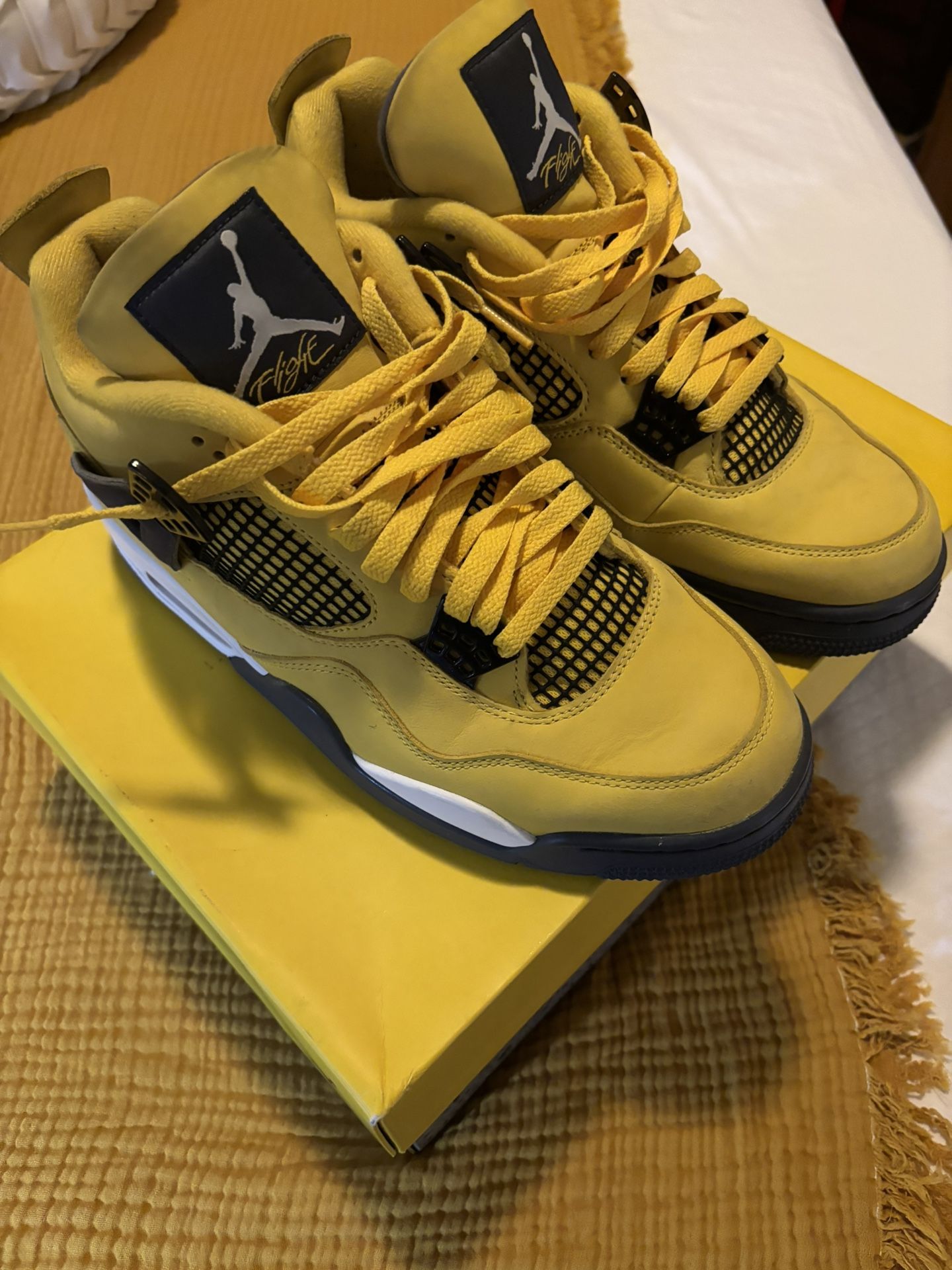 Air Jordan 4 Retro