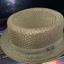 Classical olive green hat.