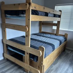 Bunk Beds 1 Full 1 Twin W/Mattress & Drawers 