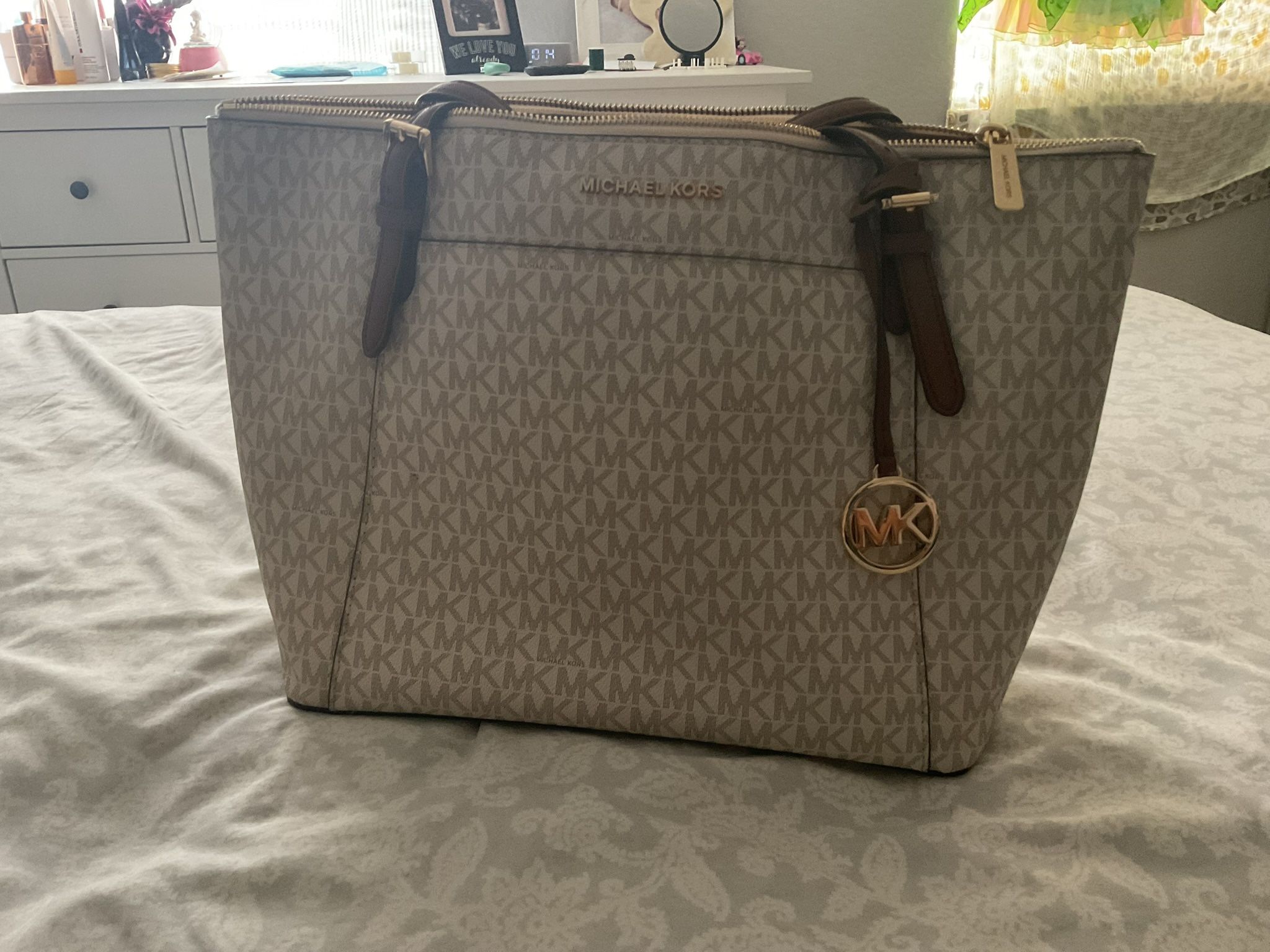 Michael Kors White Shoulder Tote 