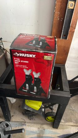 Brand new husky 3 ton jack stands