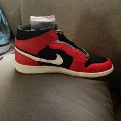 Air Jordan 1 MID SE