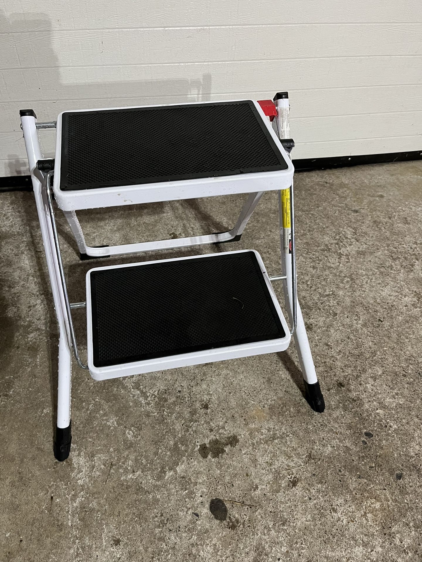 New 2 Foot Step Ladder