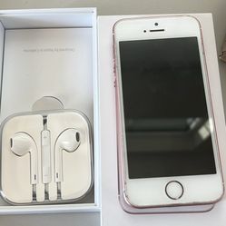 iPhone SE & Headphones