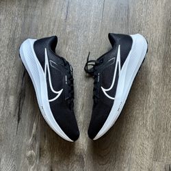 Nike Air Zoom Pegasus 40 Black White Mens Size 11