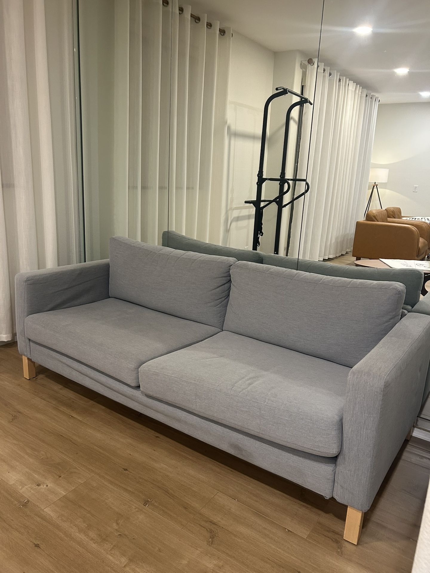 Light Gray Couch – Great Condition