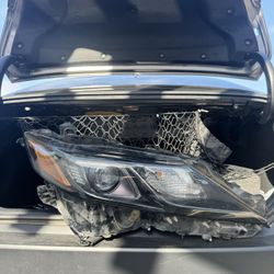 2021 Toyota Camry Se (passenger Headlight ) 