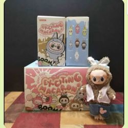 Exciting Macaron Secret Labubu with Clothes
Exciting Macaron Labubu Secreto con Ropa