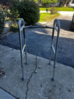 Walker - adjustable