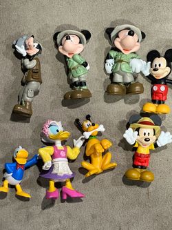 Disney Characters Figures lot of 8 Mickey Mouse Minnie Goofy Safari Pluto Daisy